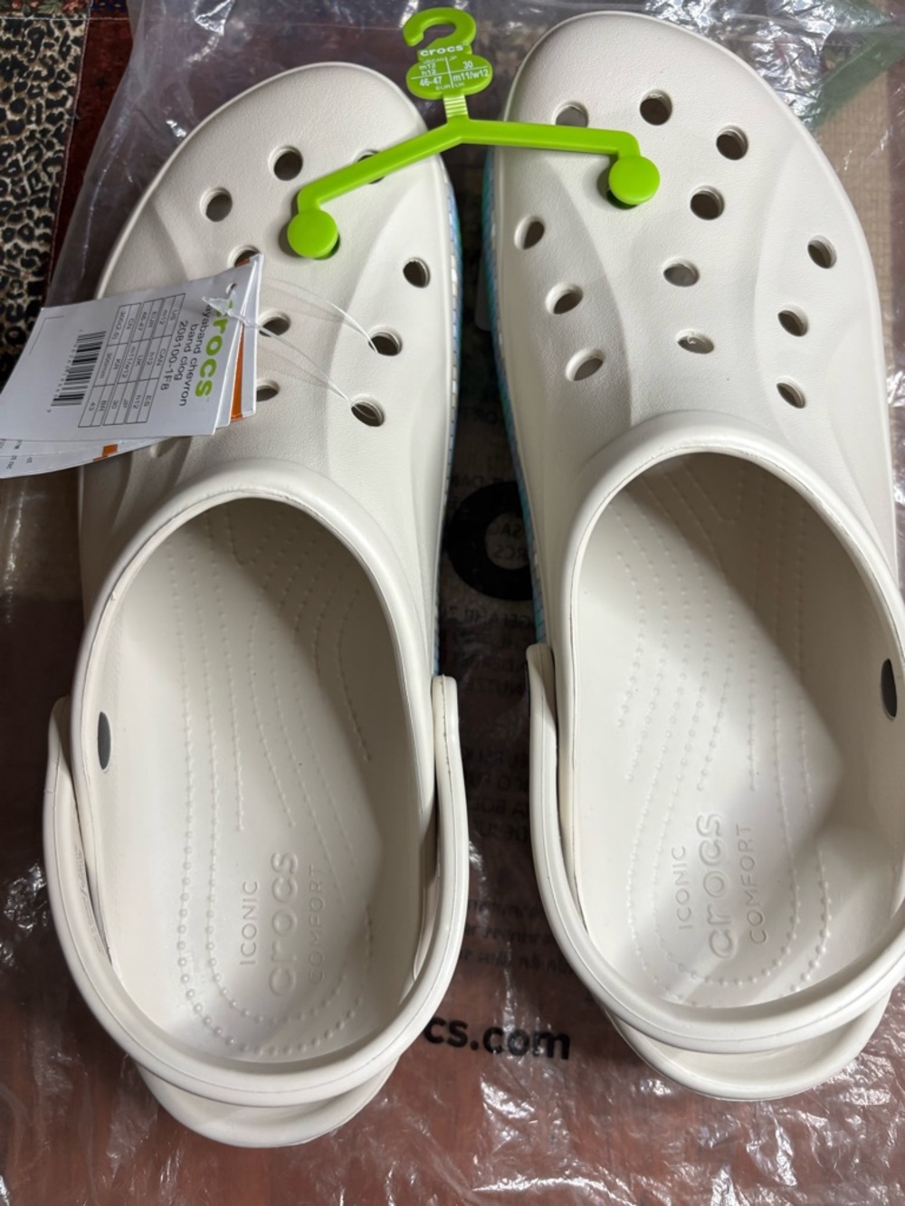 CROCS Classic Slip-On Loafers in White -
NO BOX 45/12 - Picture 2 of 8